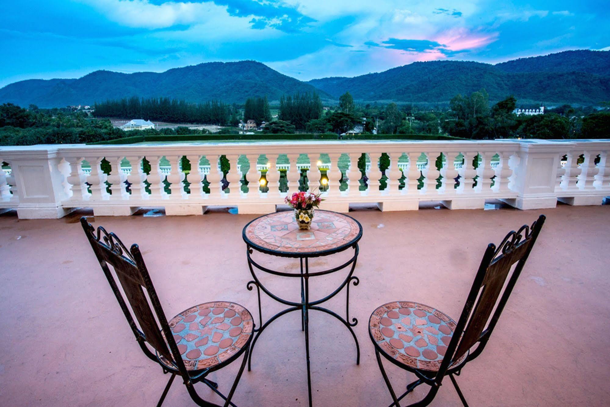 Chateau De Khaoyai Hotel & Resort Pakchong Exterior photo