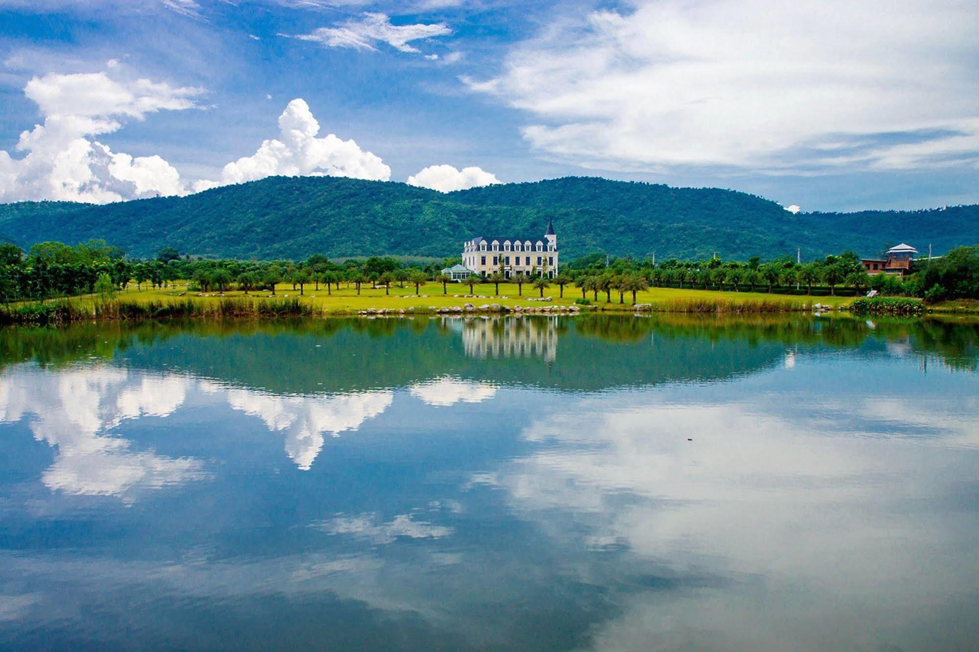Chateau De Khaoyai Hotel & Resort Pakchong Exterior photo